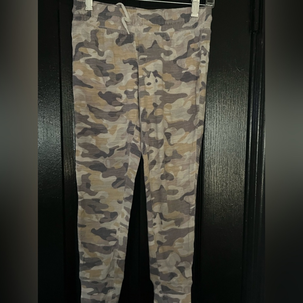 Girls Camo Joggers by Old Navy 🌵8